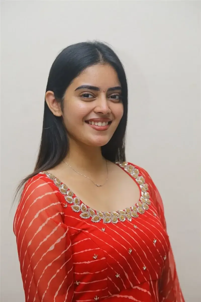 Actress Kushitha Kallapu at Neethone Nenu Movie Press Meet